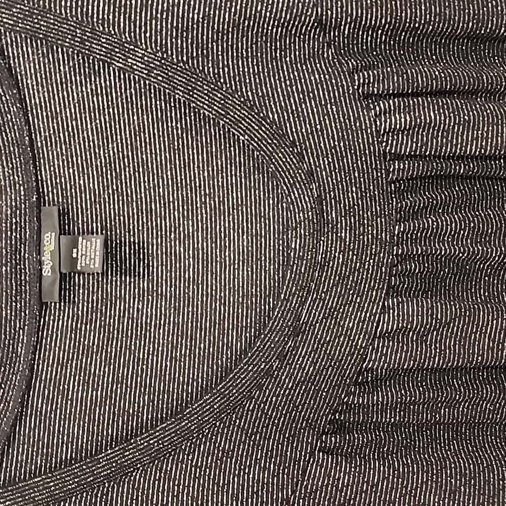 Style & Co Black and Silver Sparkle Lightweight Knit Top 3x - Picture 4 of 4